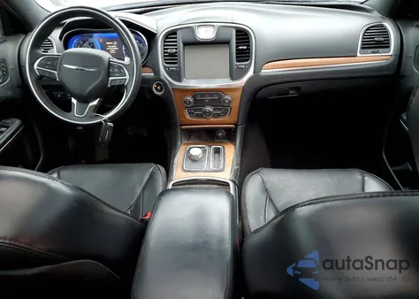 2016 Chrysler 300C Platinum z USA, uszkodzony, nr VIN 2C3CCASG8GH287845